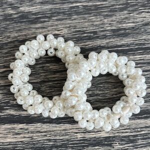 Elegant Pearl Hair Ties